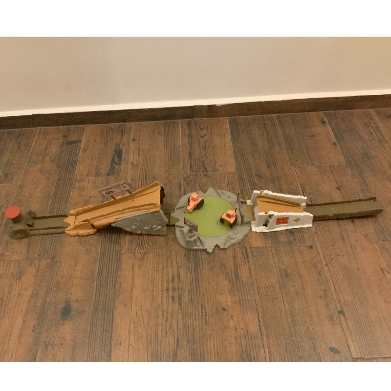 Hot Wheels + Cars salto tractores 2