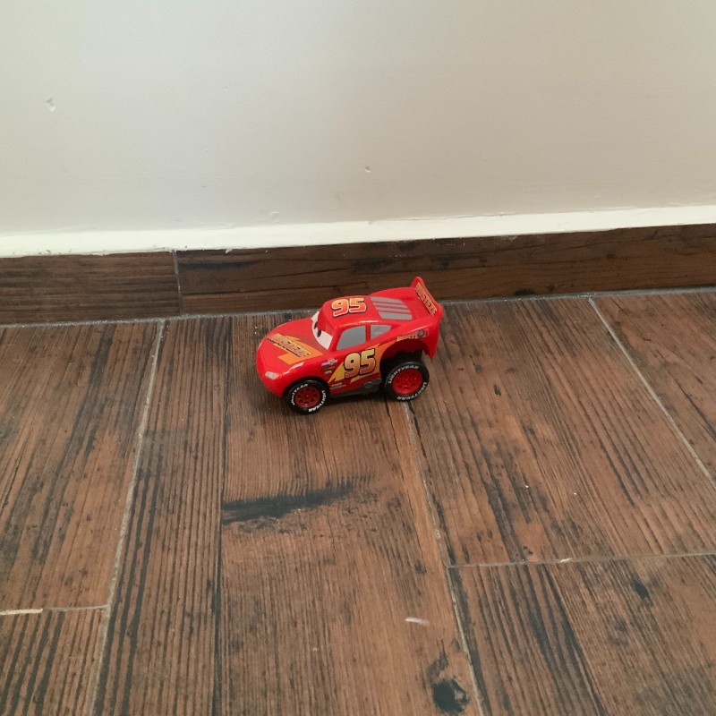 Lightning McQueen mediano