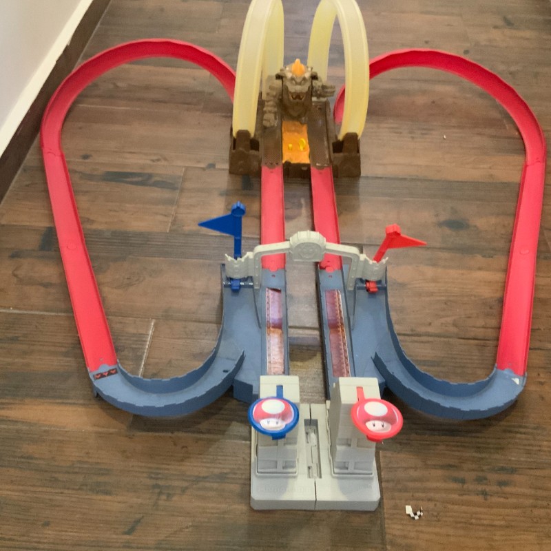 Hot Wheels + Mario Kart set 2